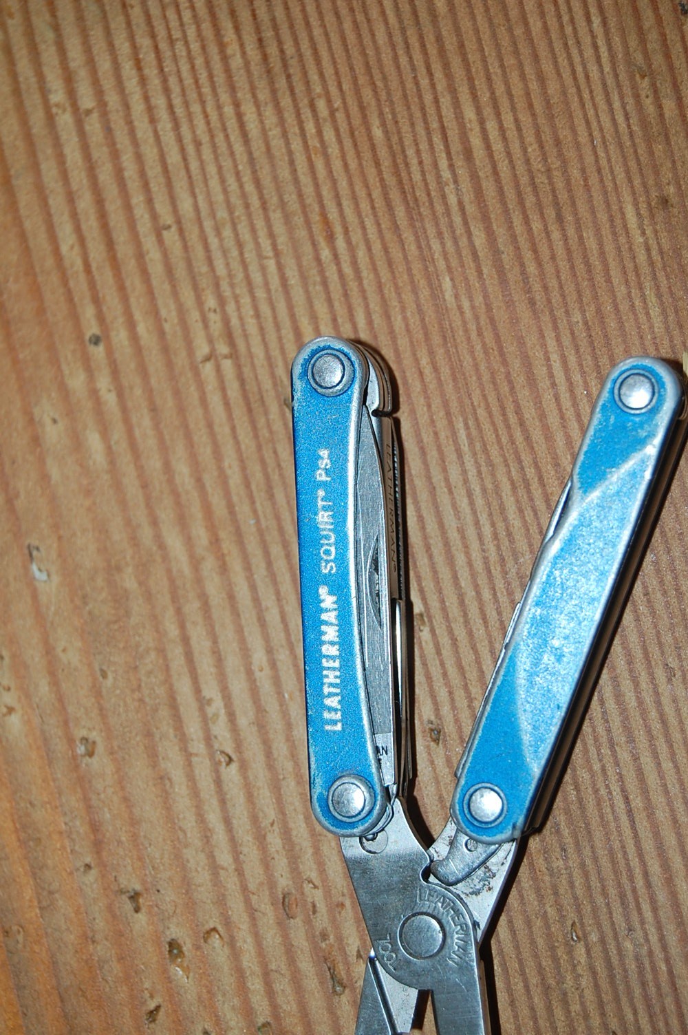 Rare Blue Leatherman Squirt PS4 mini multi tool