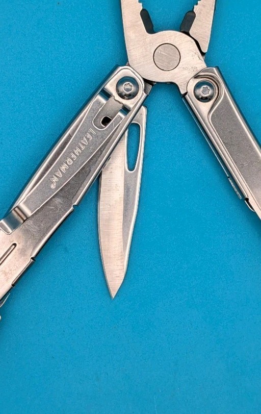 Leatherman Bolster 13 Tool Stainless Steel Multi-Tool!