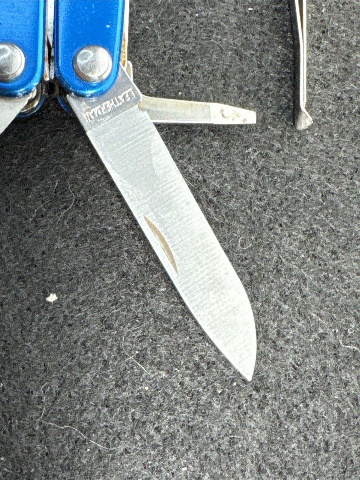 Leatherman Squirt E4 Multi-Tool w/Wire Strippers Blue