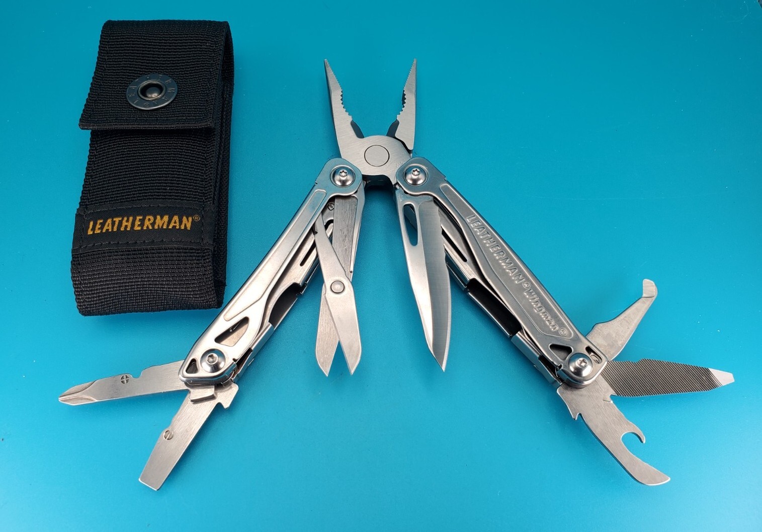 LEATHERMAN WINGMAN MULTI-TOOL! WITH SHEATH! FREE SHIPPING!