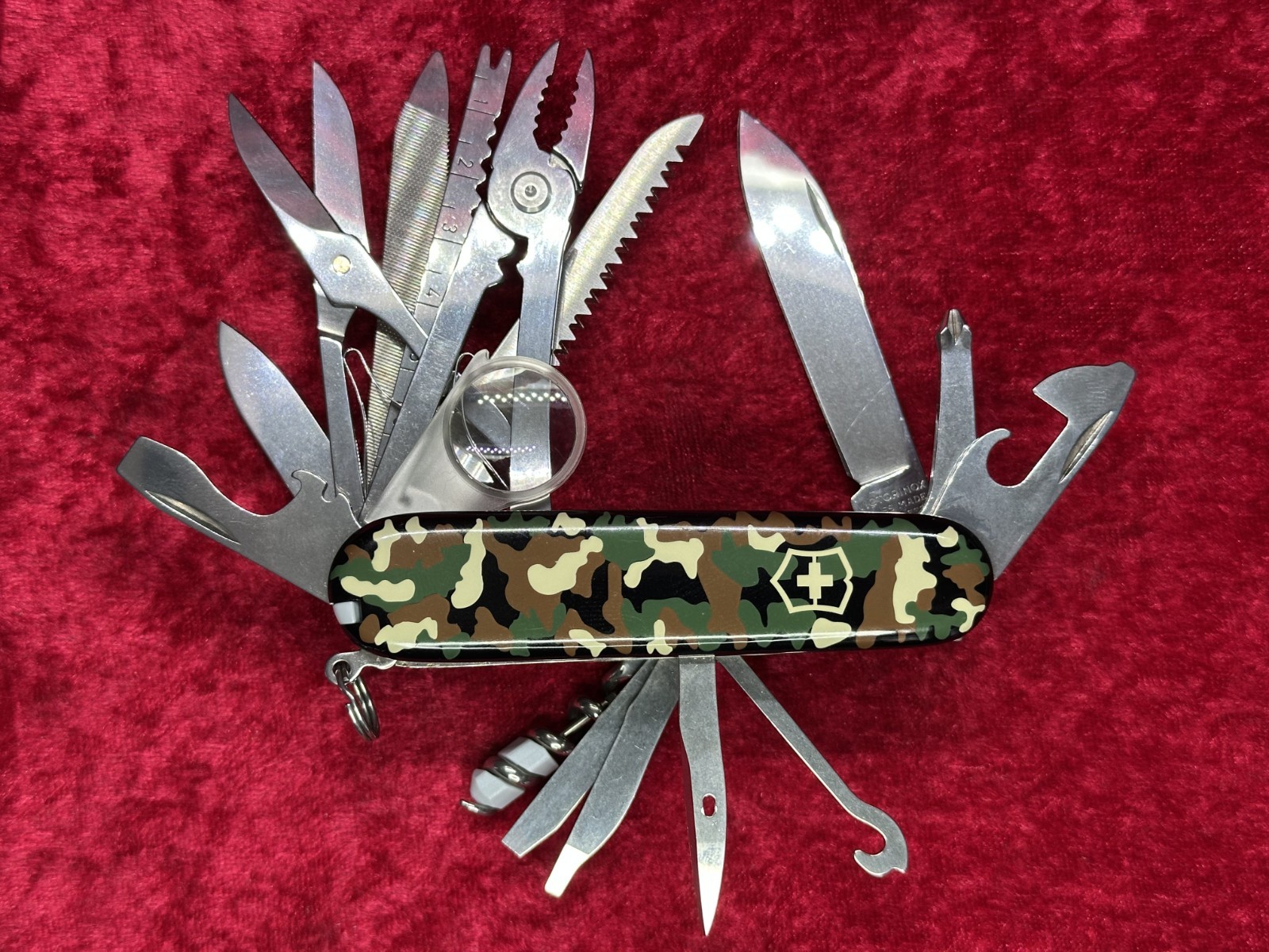 Victorinox SwissChamp Green Camo Swiss Army Knife 91mm 21 Tool 8 Layer (690)