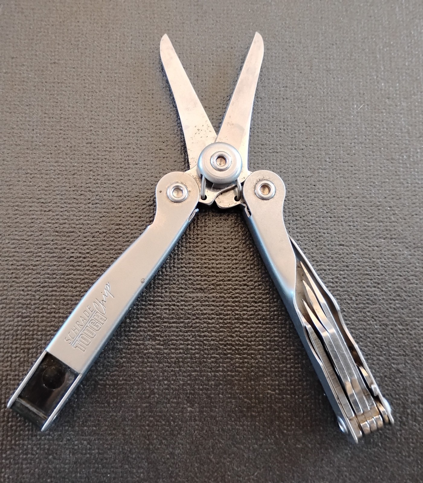 Schrade Tough Chip ST2 Multi Tool