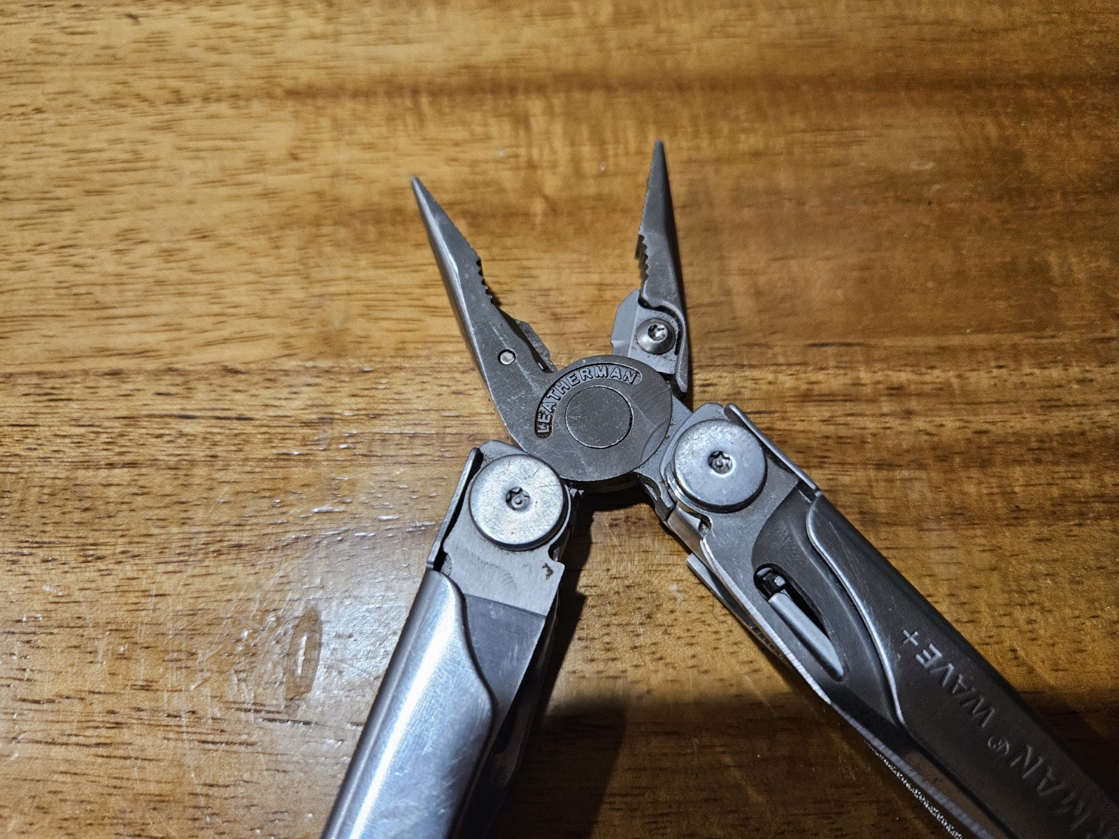 Leatherman Wave Plus + Multi-Tool! FAST SHIPPING! SILVER WITH SHEATH!