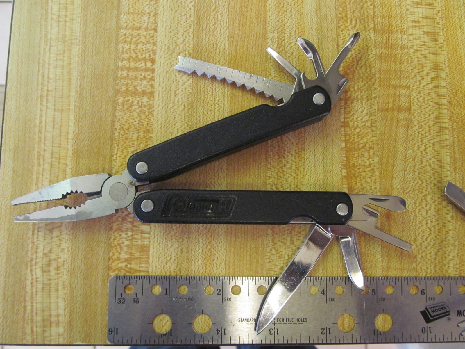 Lot of 8 Various brands inc. Winchester and Coast Multi Tools