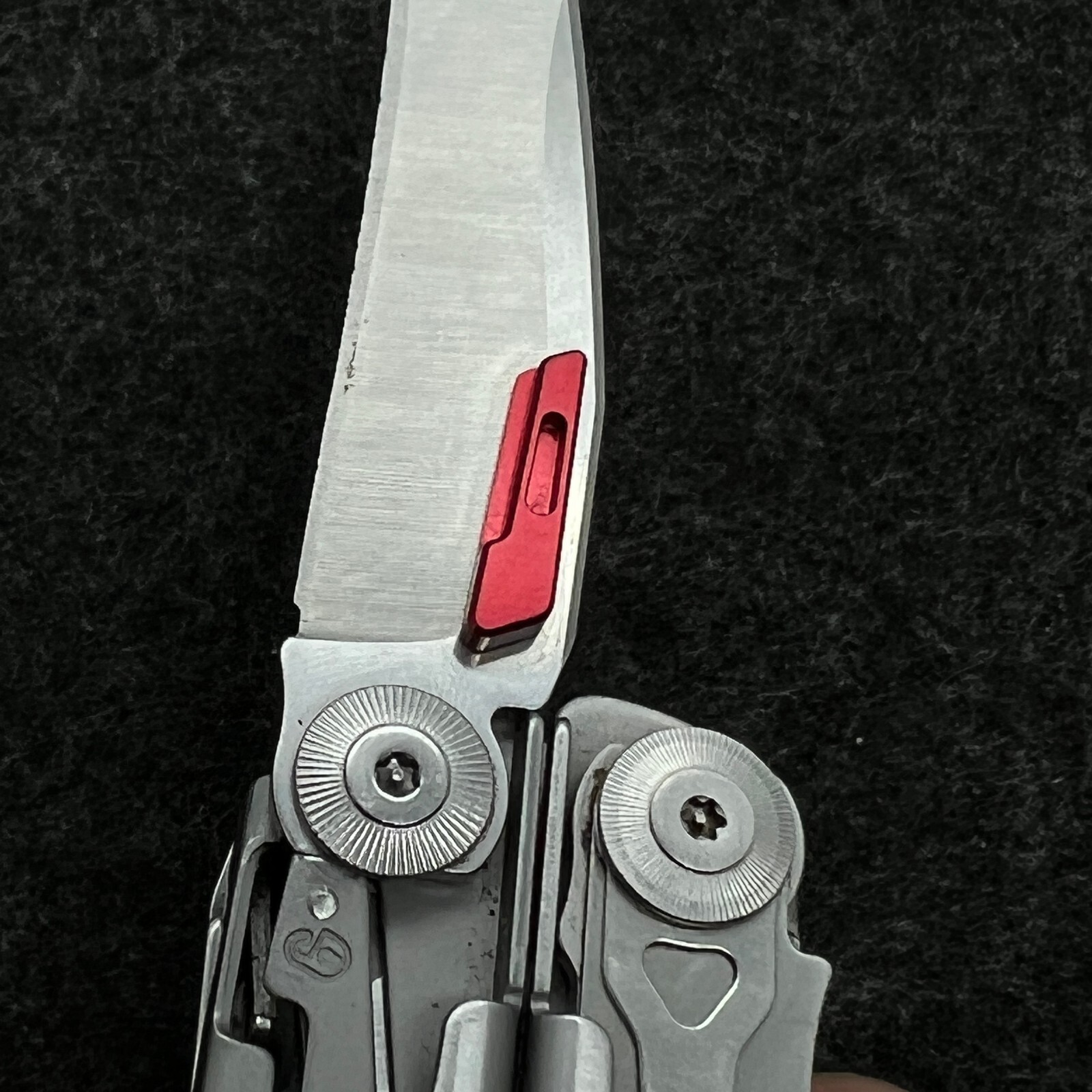 Aluminum Alloy Thumb Grip Easy open push button For Leatherman Surge CNC DIY