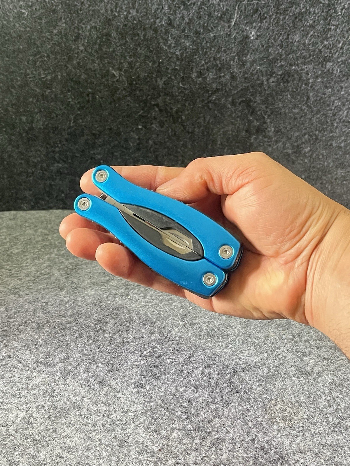 Camping/Hiking Survival Multi Pocket Tool Blue Alloy & Stainless Steel Design