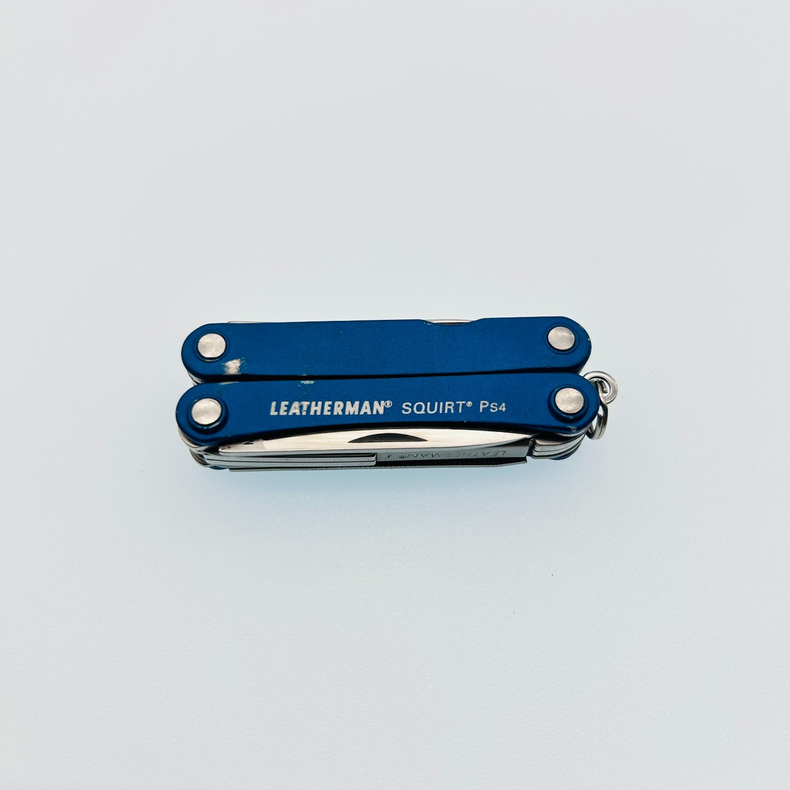 Leatherman Squirt PS4 BLUE – 8-in-1 Keychain Multi-Tool Discontinued (CODE25)