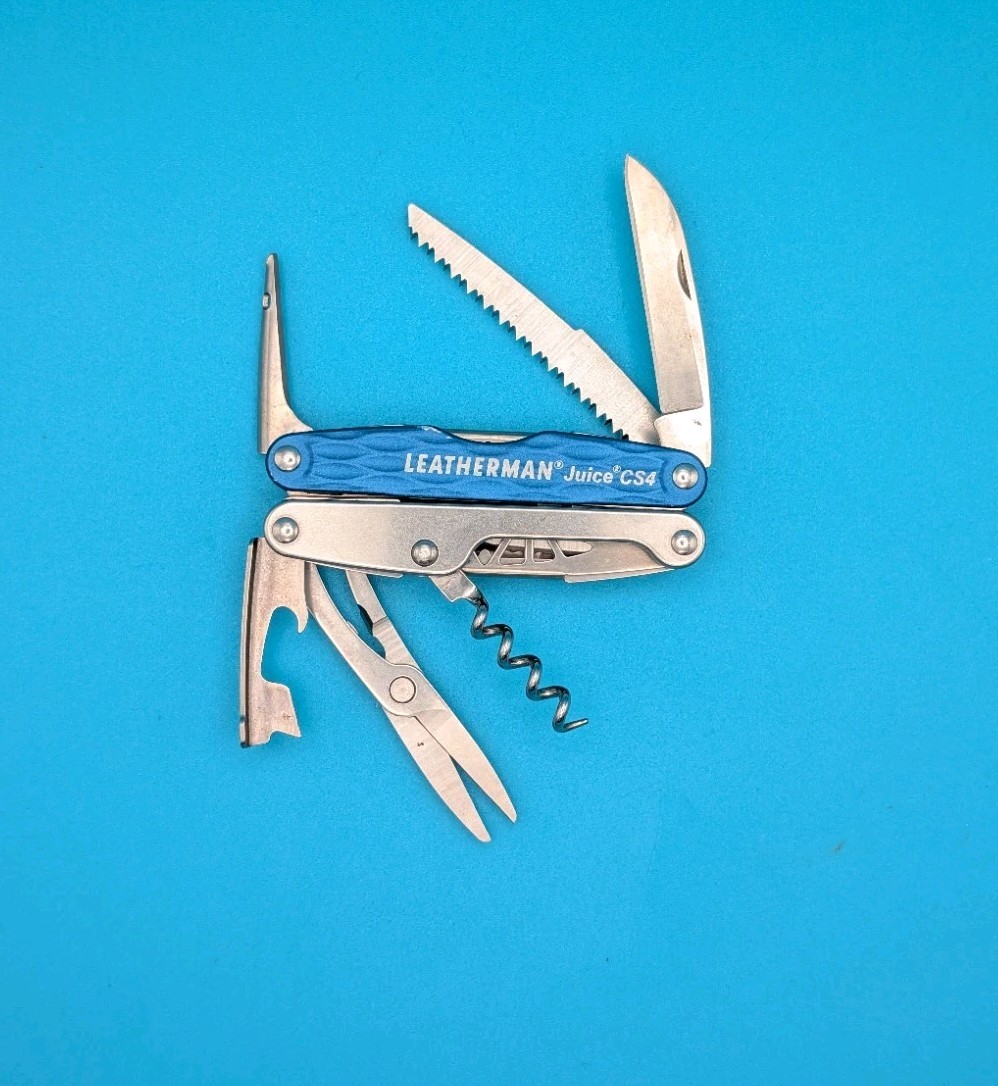 Leatherman Juice CS4 Multi Tool! Retired! COLUMBIA BLUE!