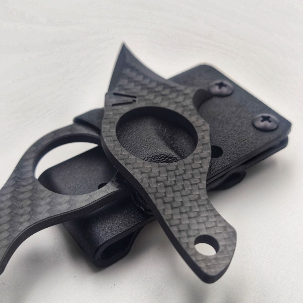 Non metallic EDC – Carbon fiber ultra-thin card Tool