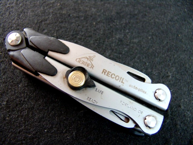 GERBER-RECOIL-AUTO PLIERS-RETIRED COLLECTIBLE-GERBER CASE-COLLECTORS EXCELLENT
