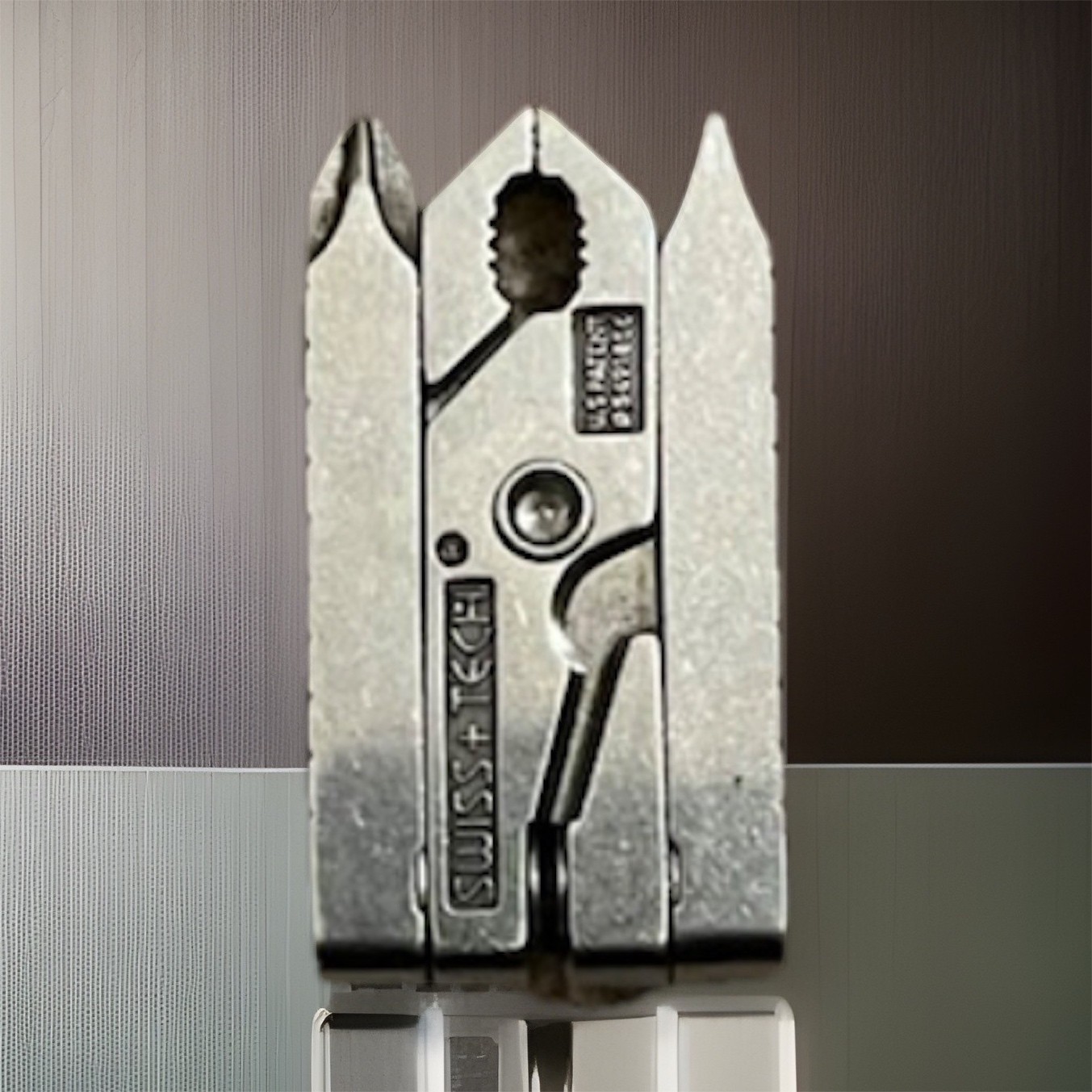 Vintage Swiss+Tech 6-in-1 Stainless Steel Multi-Tool w/ Pocket Clip Silver 4 in