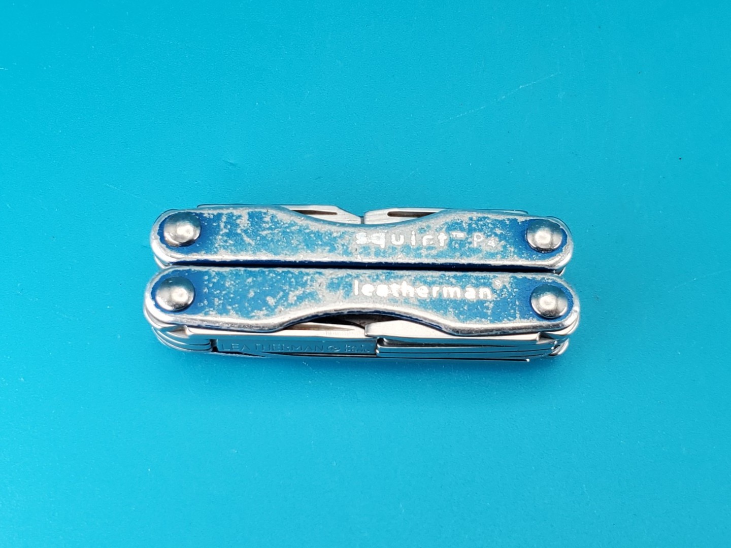 Leatherman Squirt P4 Multi-Tool, Key Ring, Retired, BLUE! *BROKEN NAIL FILE*