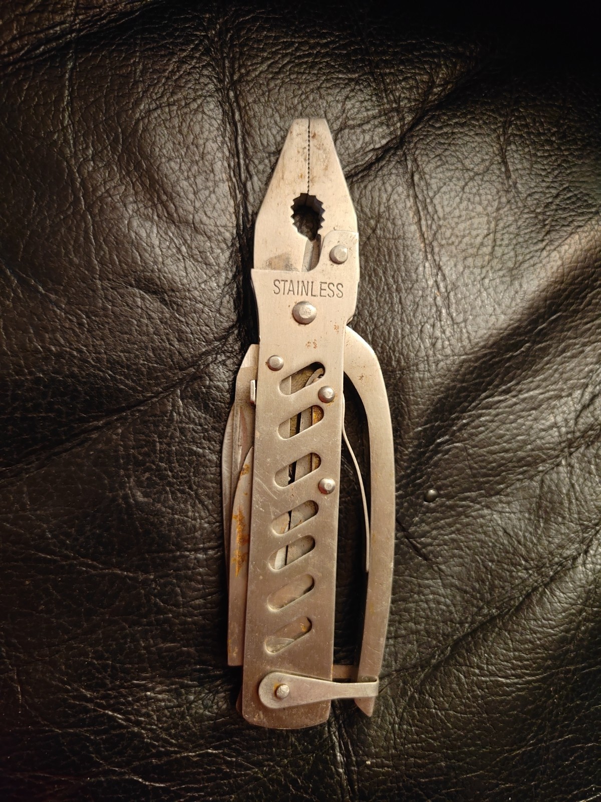 Stainless Steel Multi-function Tool Plier Compact Pocket Wire Pliers Knife Saw