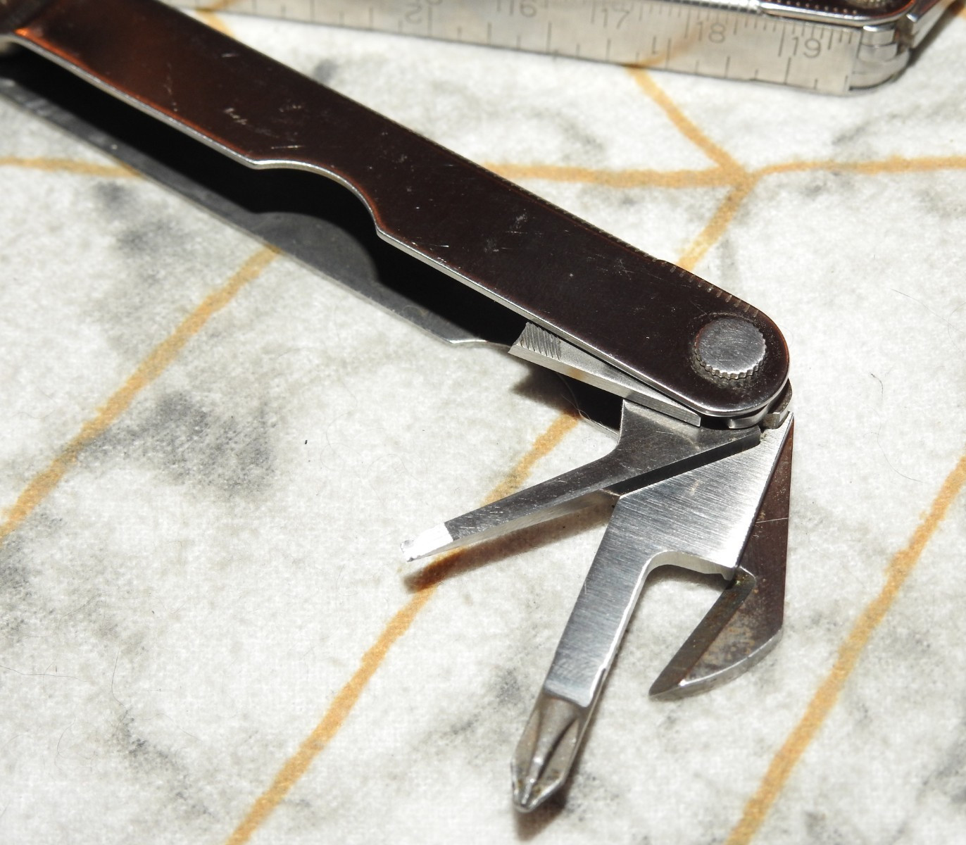 vtg 90’s USA Leatherman Tool Multitool With Leather Sheath (1 broken)