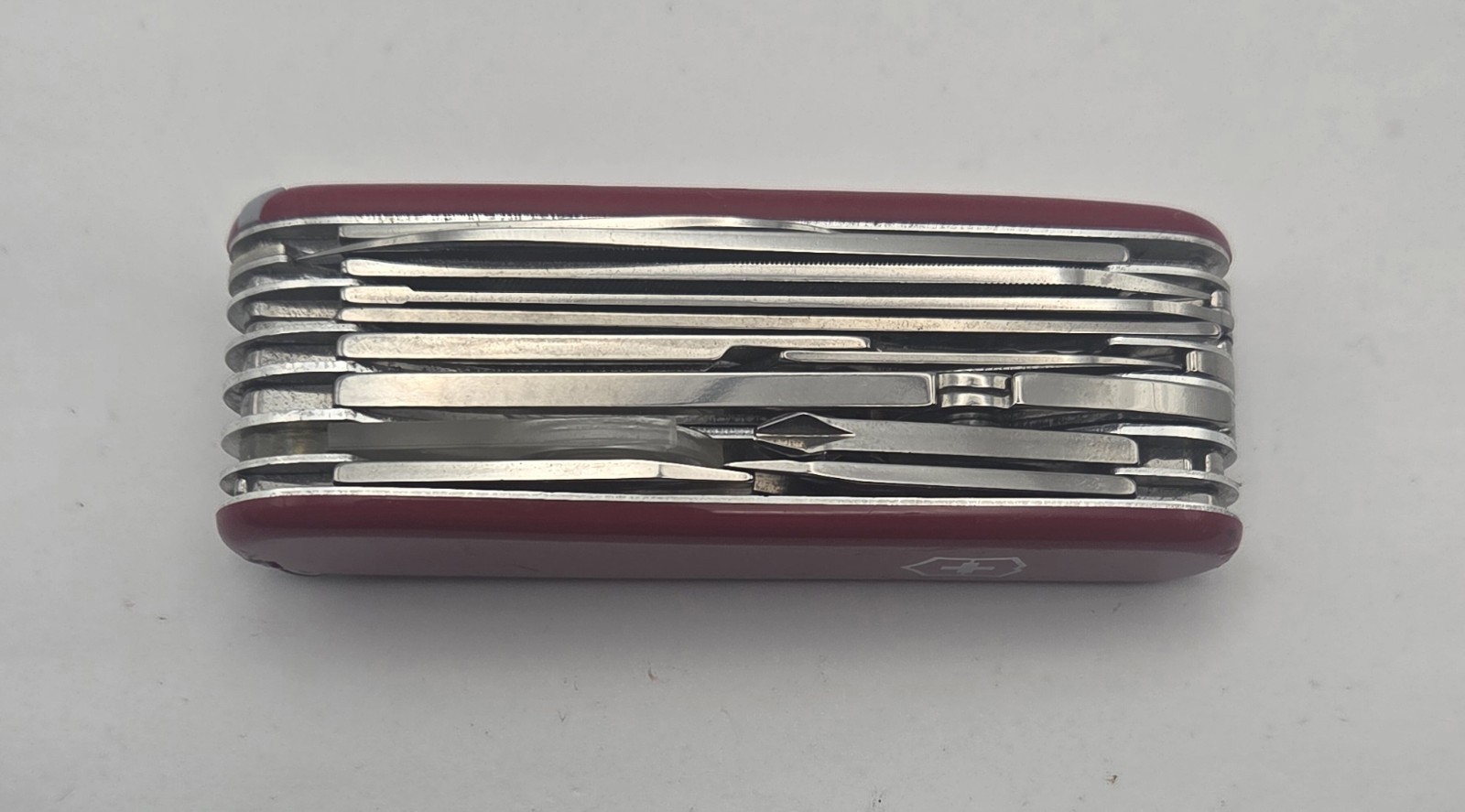 Victorinox SwissChamp Swiss Army Knife Red Multi-Tool Excellent Condition L-1