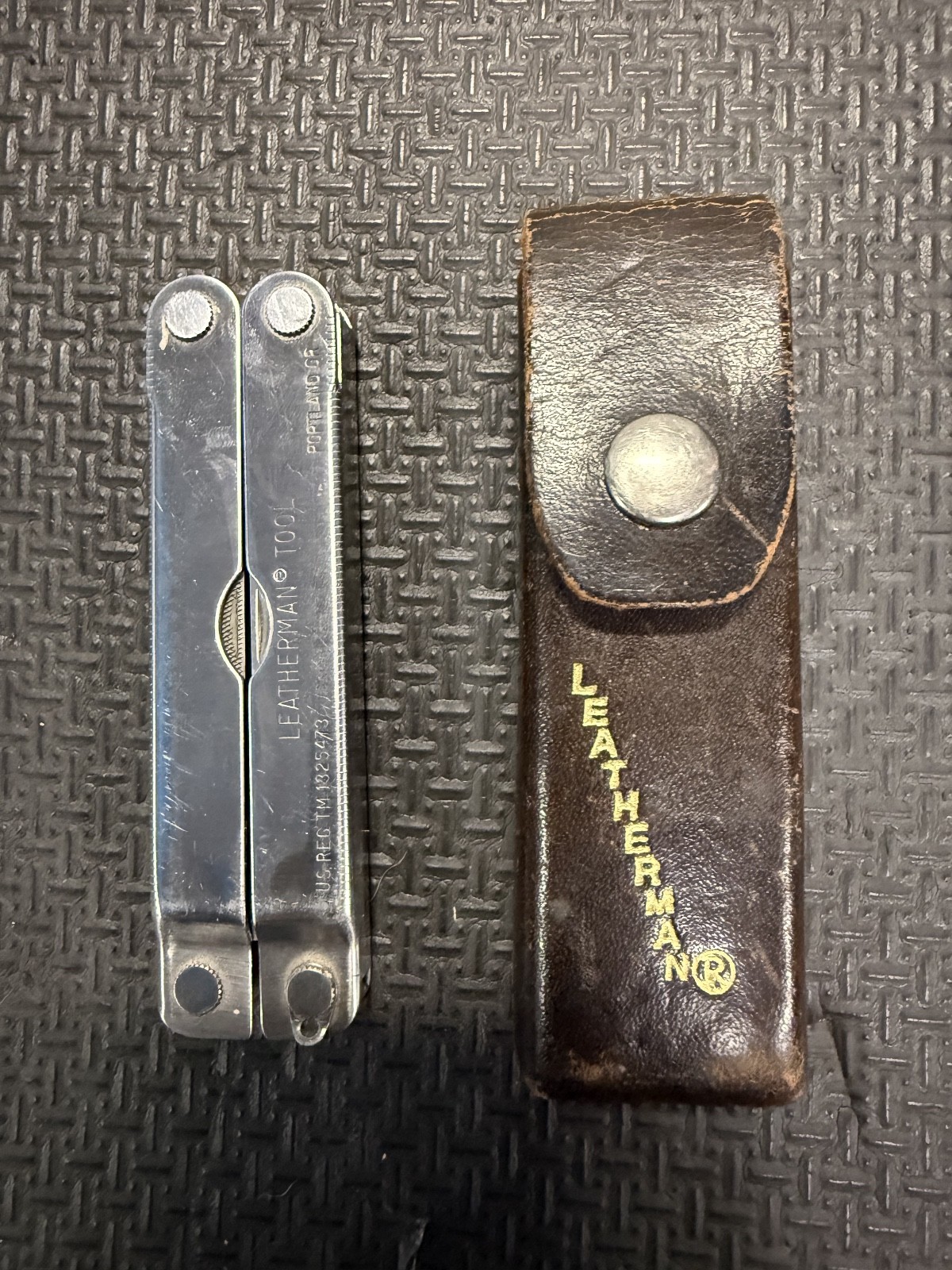 Leatherman Multi Tool with Leather Case Vintage Used Rare. DATE 03/95.