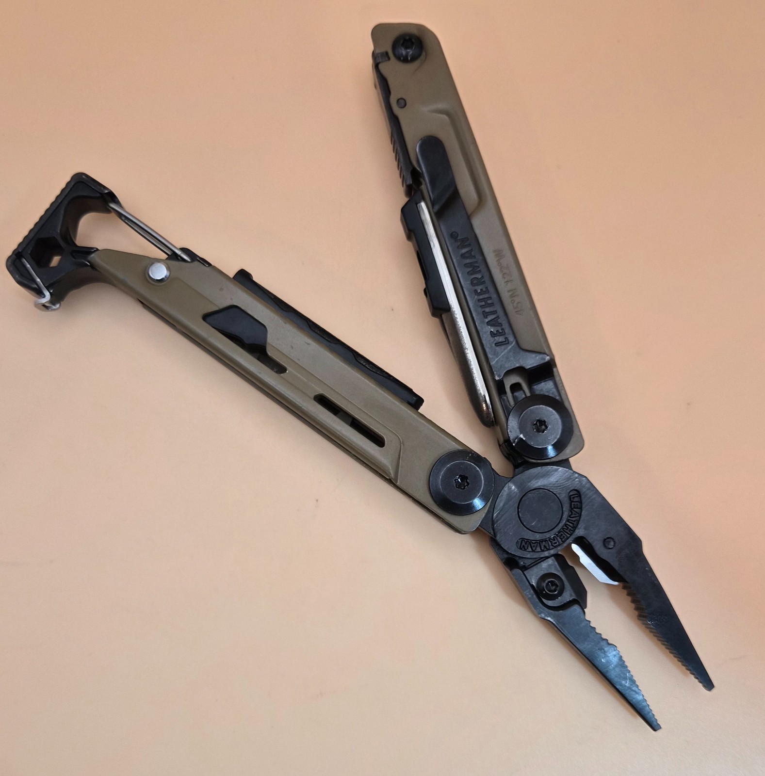 Leatherman SIGNAL Multi-Tool Coyote Tan Good Condition (005)