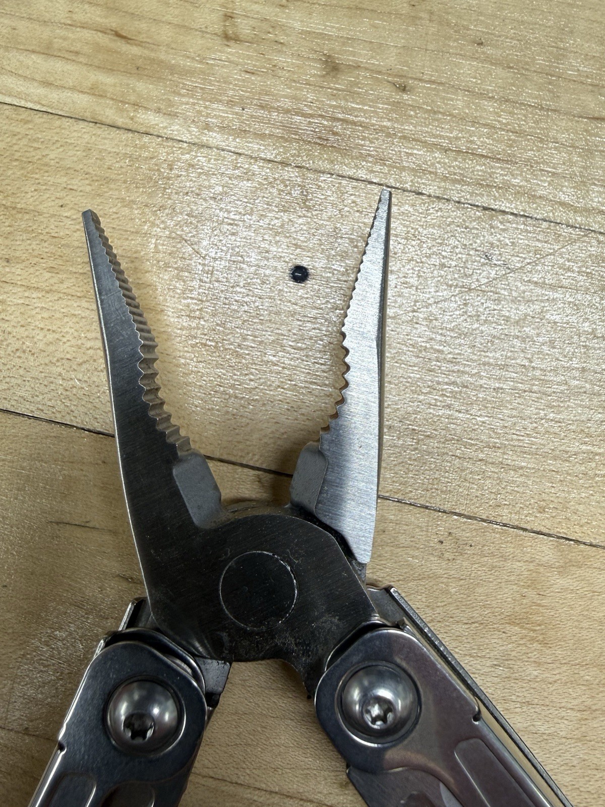 Leatherman Wingman With Clip & Carry Carbon Fiber Sheath
