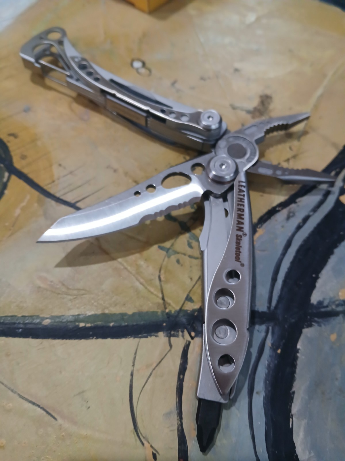 Unused Leatherman Skeletool Multitool- W/ Genuine Brown Leather Sheath USA Boxed