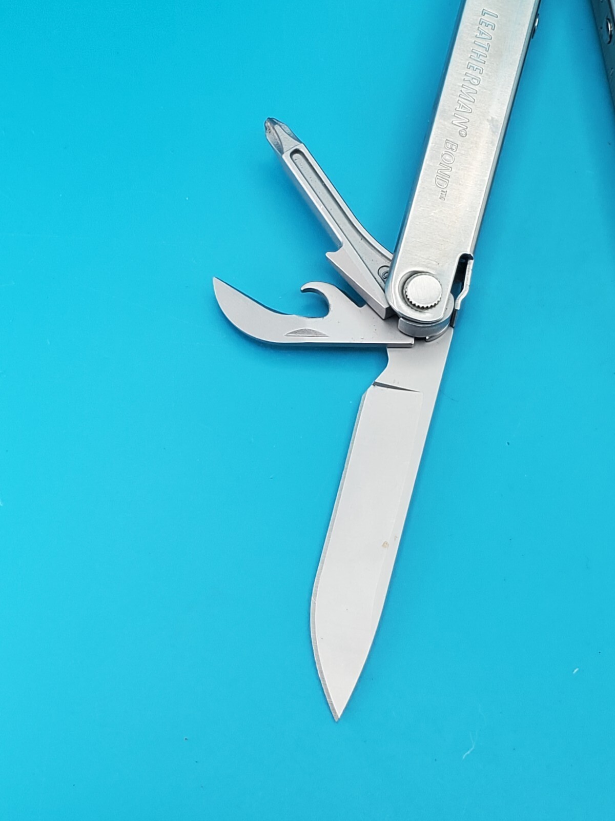 LEATHERMAN Bond Multitool, Stainless Steel Everyday Tool!