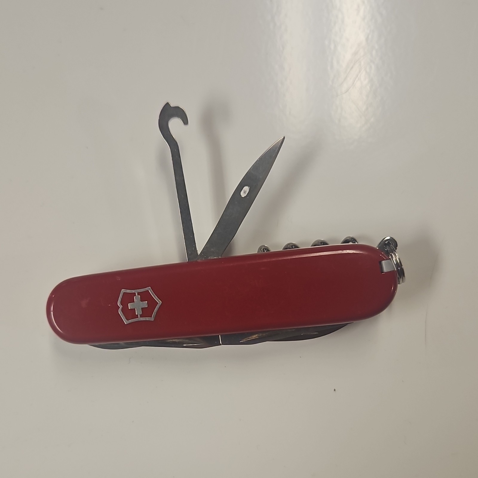 Victorinox Swiss Army Knife 7-Tool Multi-Tool Scissors Corkscrew Red 2.5″
