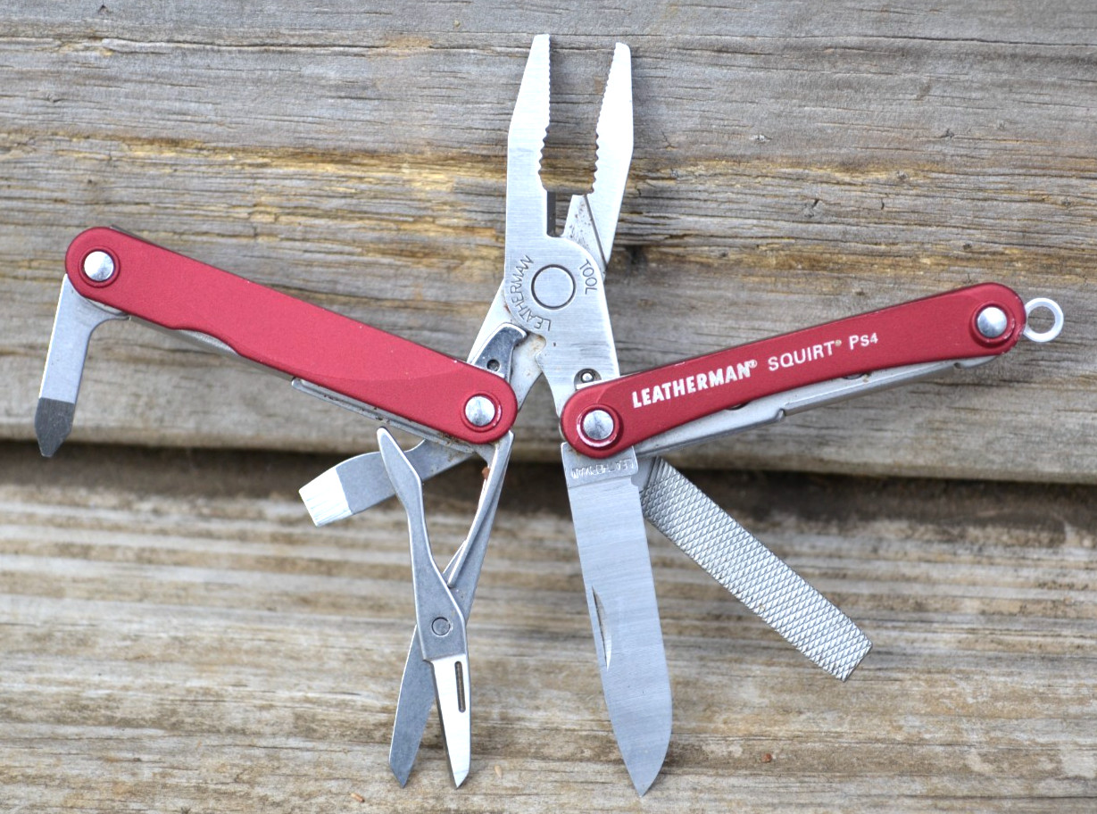 Genuine Leatherman Squirt PS4 Red Multitools Knife, Plier Multi-Tools–Excellent