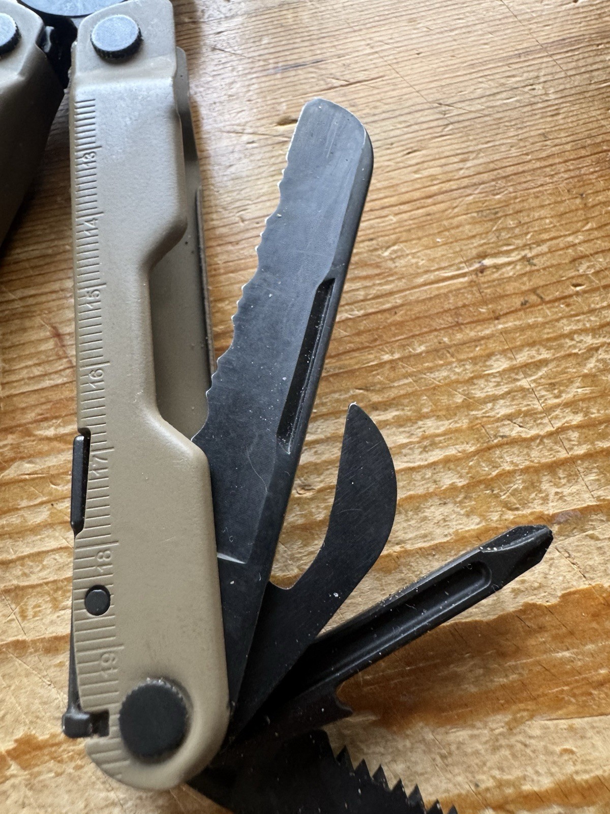 Leatherman Rebar Coyote Tan Multi-Tool Knife Pliers & Other Tools – Excellent