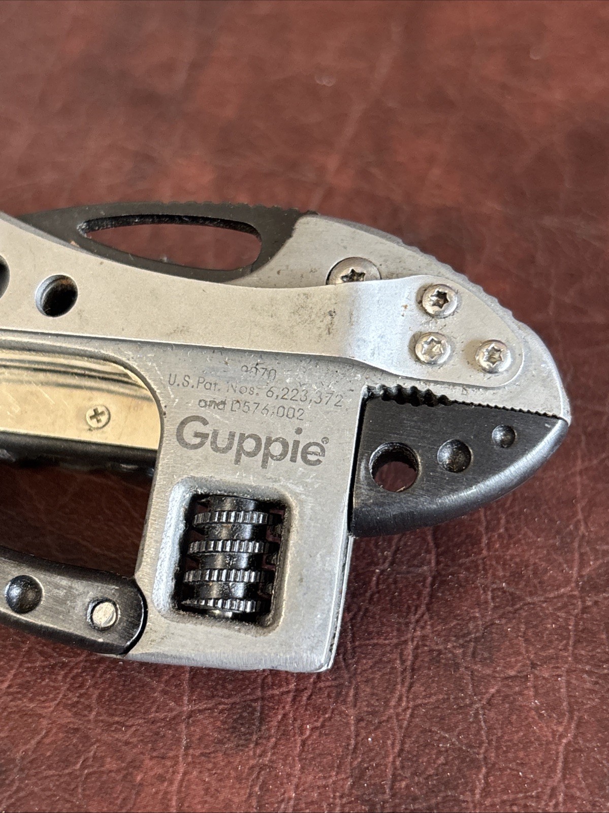 CRKT Knife/Multi-Tool Guppie Gray/Black w/8 Tools & LED Flashlight & Belt Clip