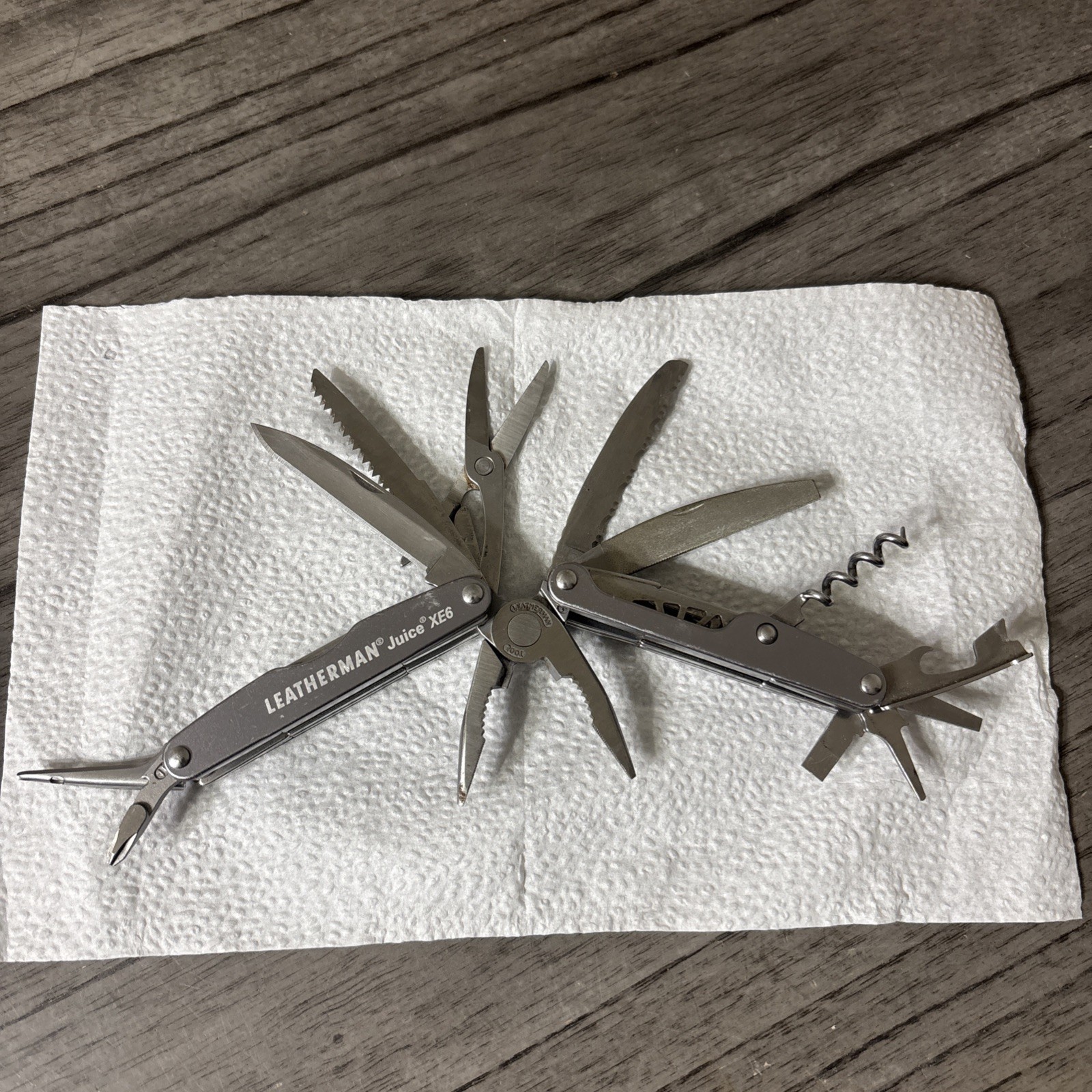 Leatherman Juice Xe6 Multi-Tool 18 Tools Gray