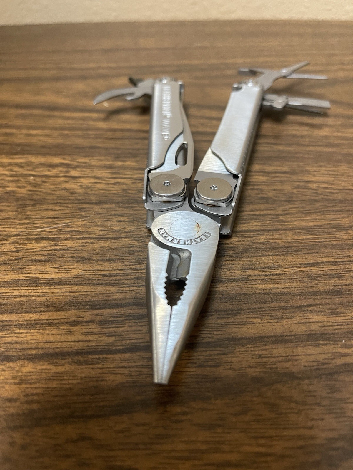 Leatherman Wave Multi-Tool Pliers Pocket Knife w/ Sheath – Great Condition –