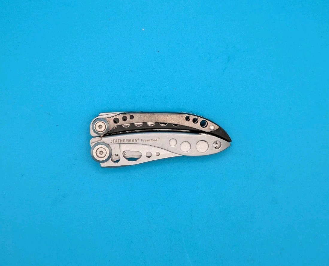 Leatherman Freestyle Multi-Tool – Discontinued – FAST SHIPPING!