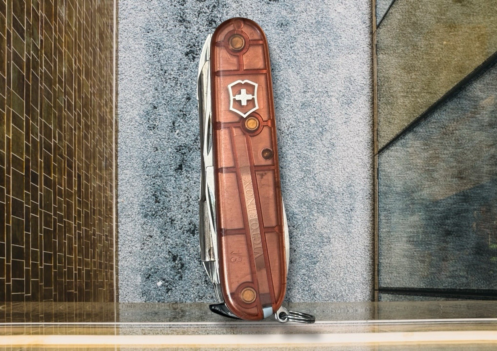 VICTORINOX SWITZERLAND OFFICIER SUISSE Stainless Rostfrei 16-Function Multi-Tool