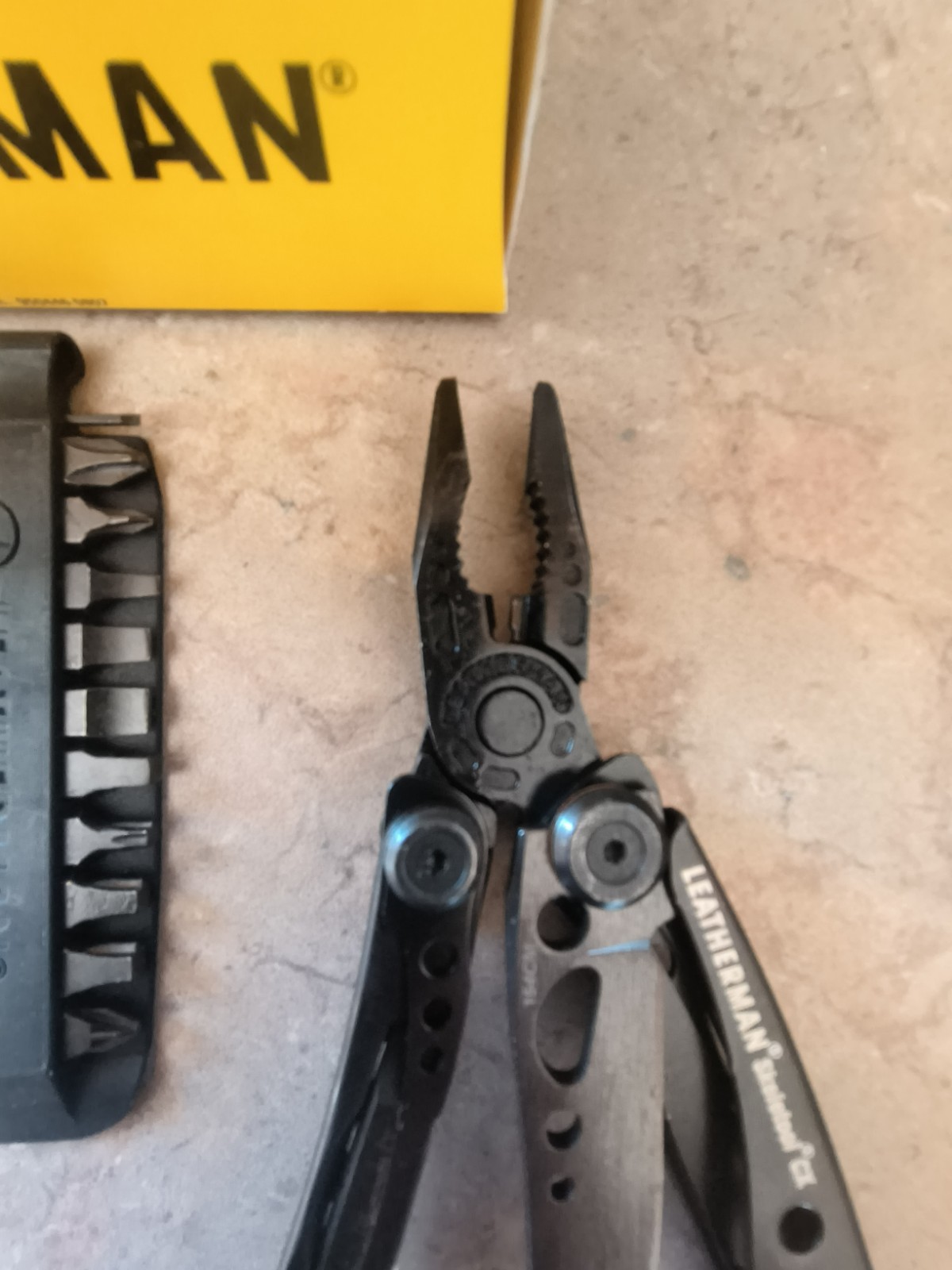 Leatherman Skeletool CX Onyx 833129 Mutli-Tool/Bit Kit/Nylon Sheath 934860
