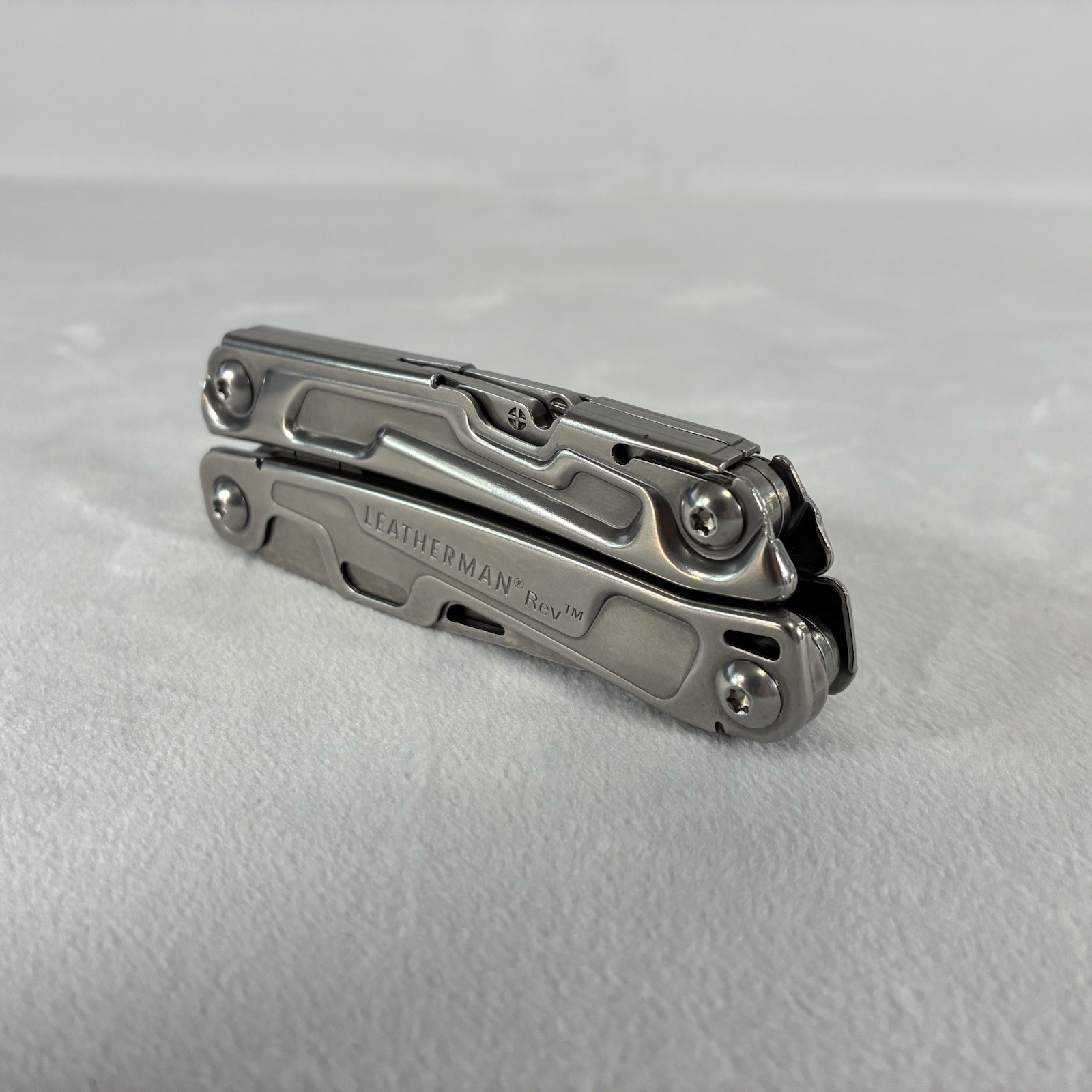 Leatherman Rev Stainless Steel 14-Tool Multi-Tool Pocket Knife w/ Pocket Clip
