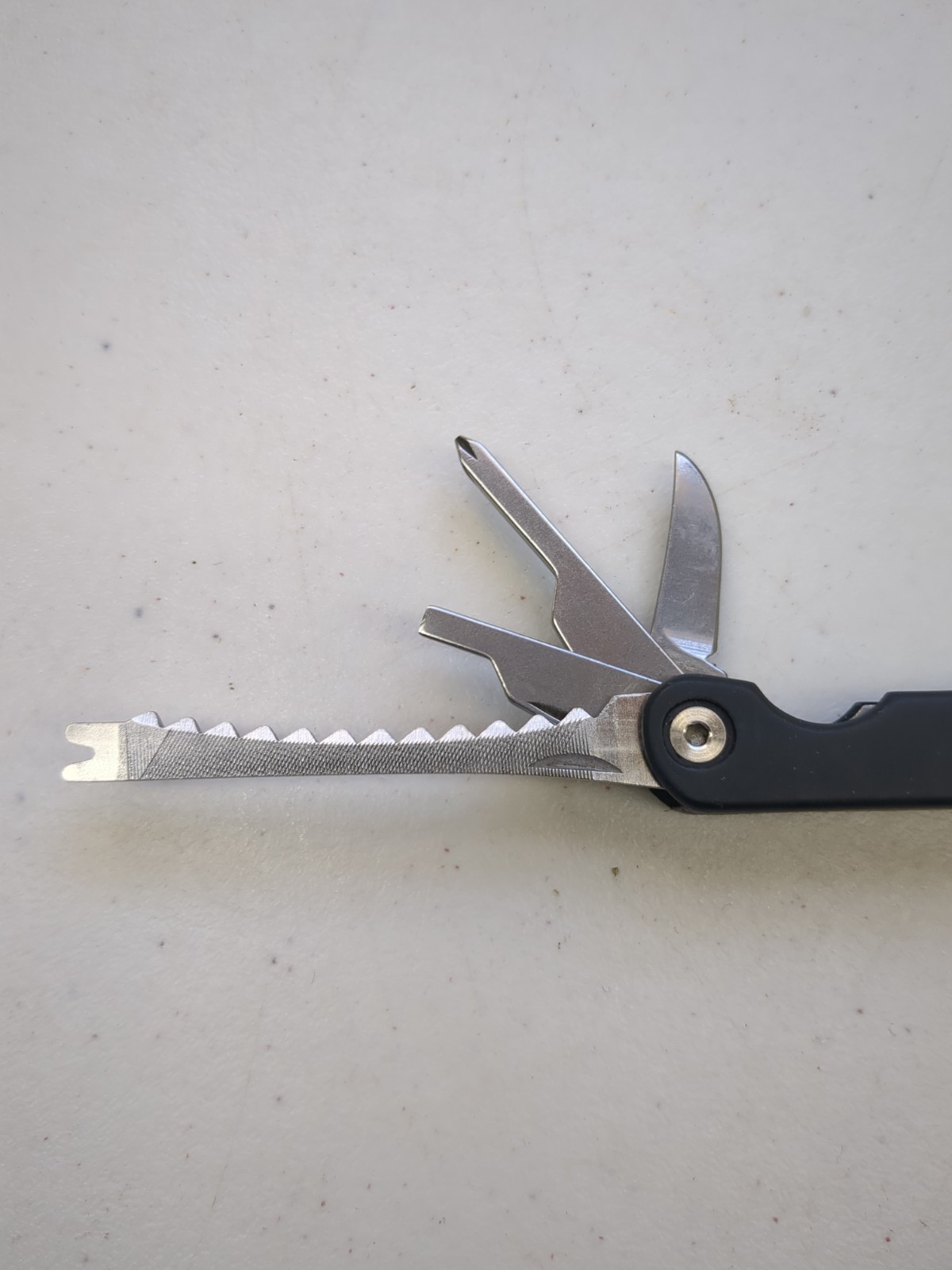 Remington foldable survival multi-tool knife Stainless Fold To 4” Black