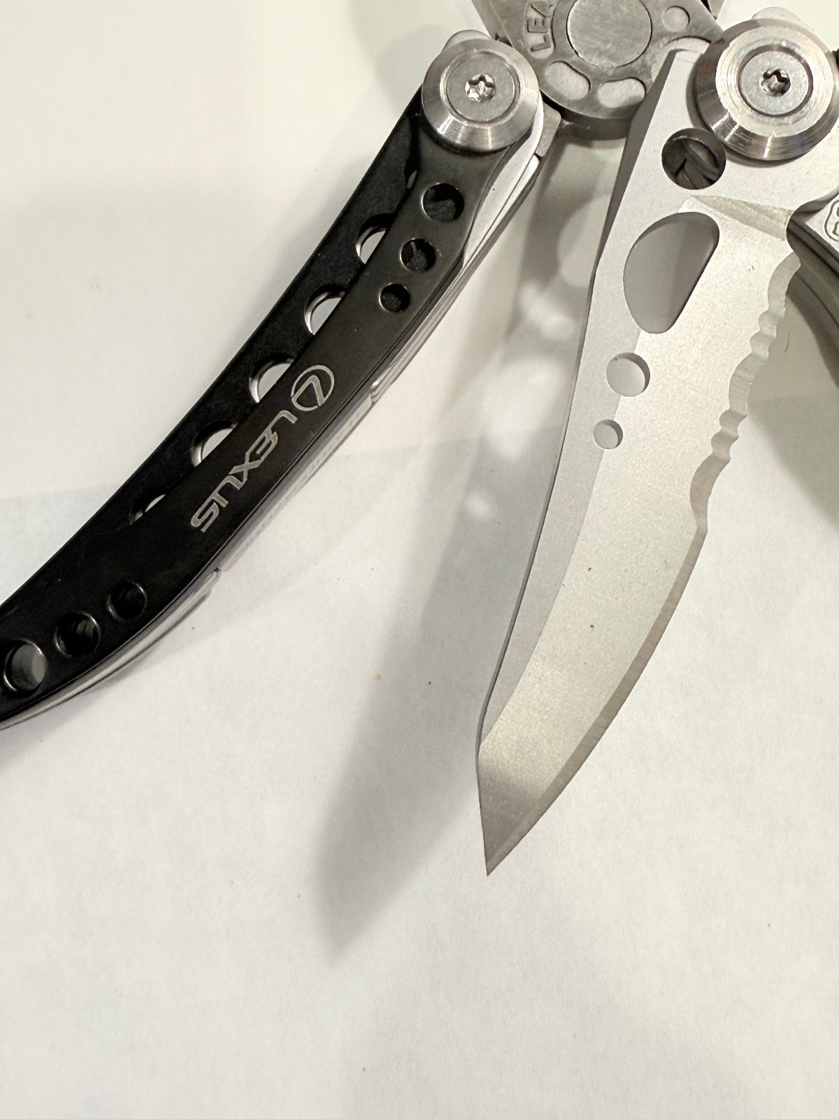 LEATHERMAN FREESTYLE MULTI-TOOL – PLIERS / KNIFE – RETIRED