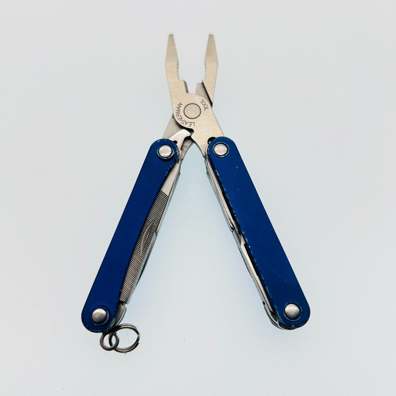 Leatherman Squirt PS4 BLUE – 8-in-1 Keychain Multi-Tool Discontinued (CODE5)
