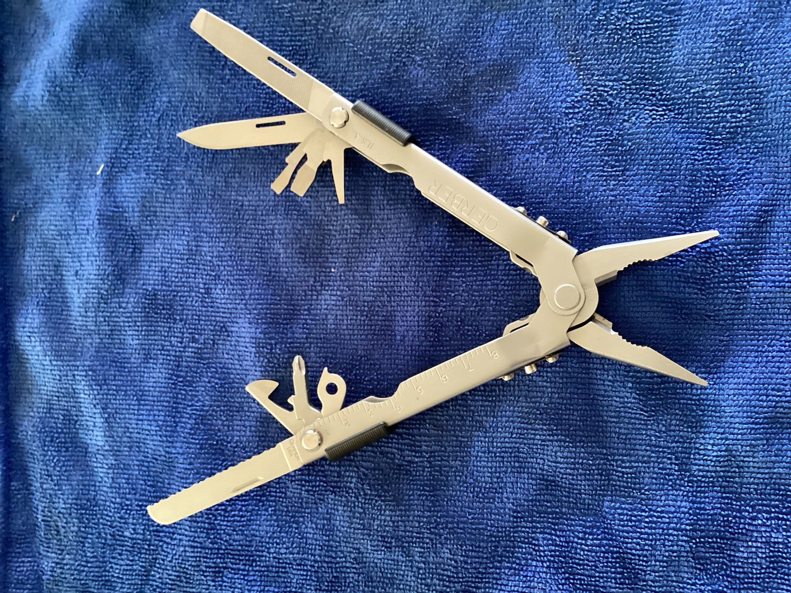 Gerber Multi-Tool Silver Stainless Steel Plier Knife Screwdriver Sheath Included
