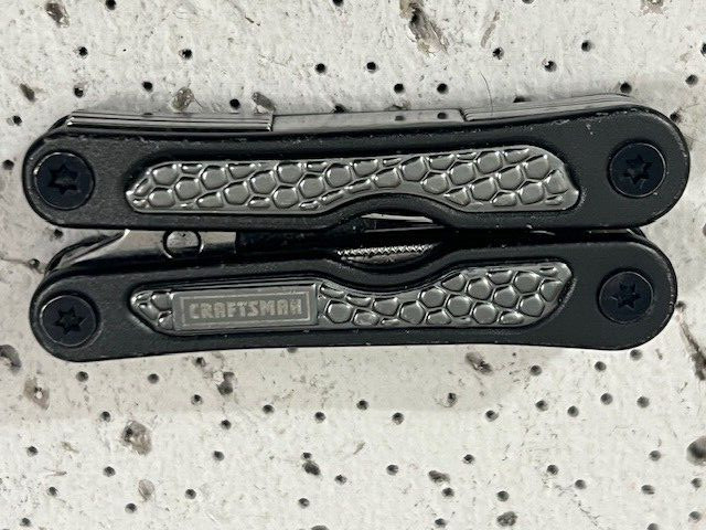 Craftsman 10-in-1 Multi Tools Black Pliers EDC —