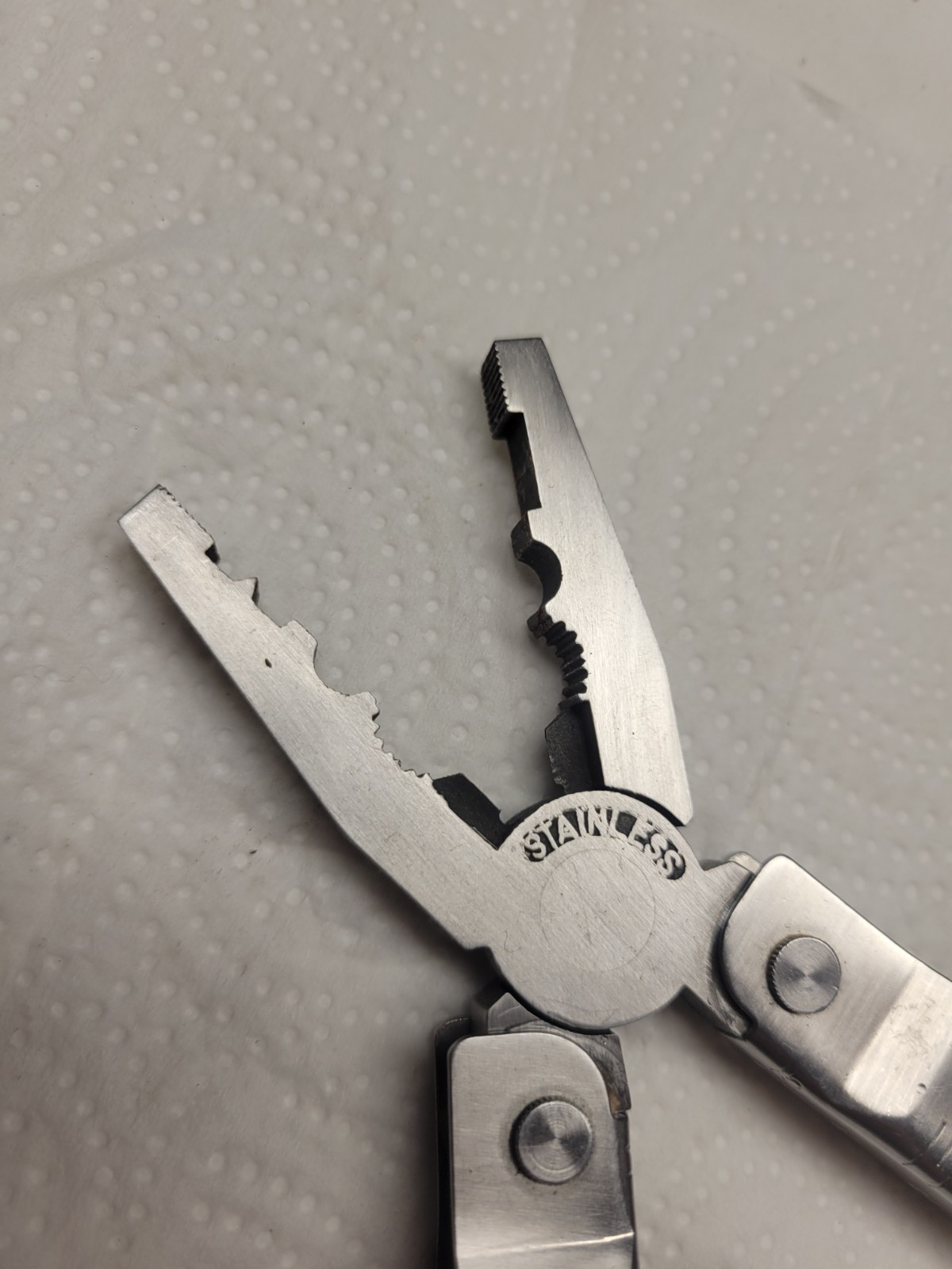 VTG 15 Function GAME TRACKER Archery Multi Tool Knife Nockset Pliers Saw EXC