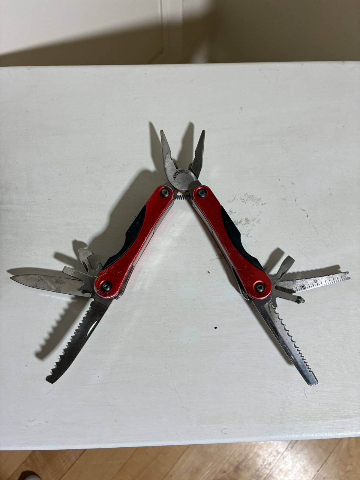 Multitool – Pliers, Many Tools