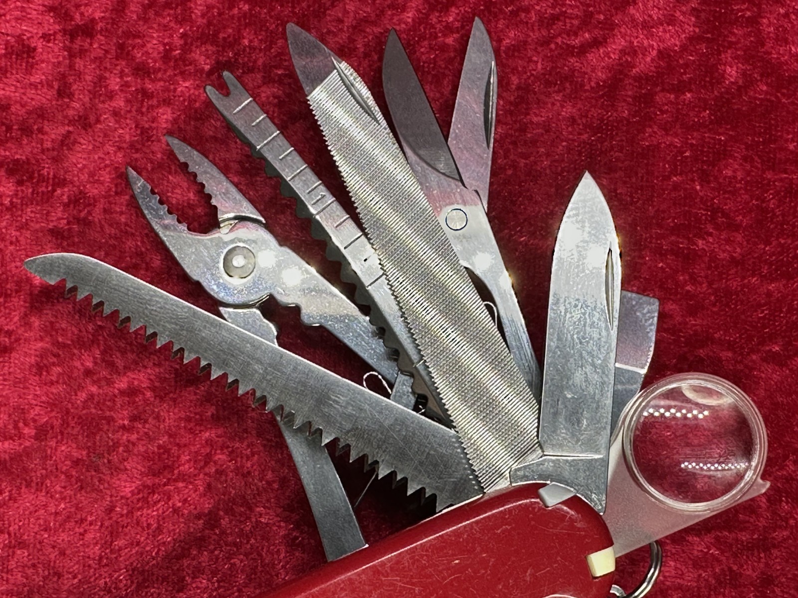 Victorinox SwissChamp Red Swiss Army Knife 91mm 33 Function 22 Tool 8 Layer(683)