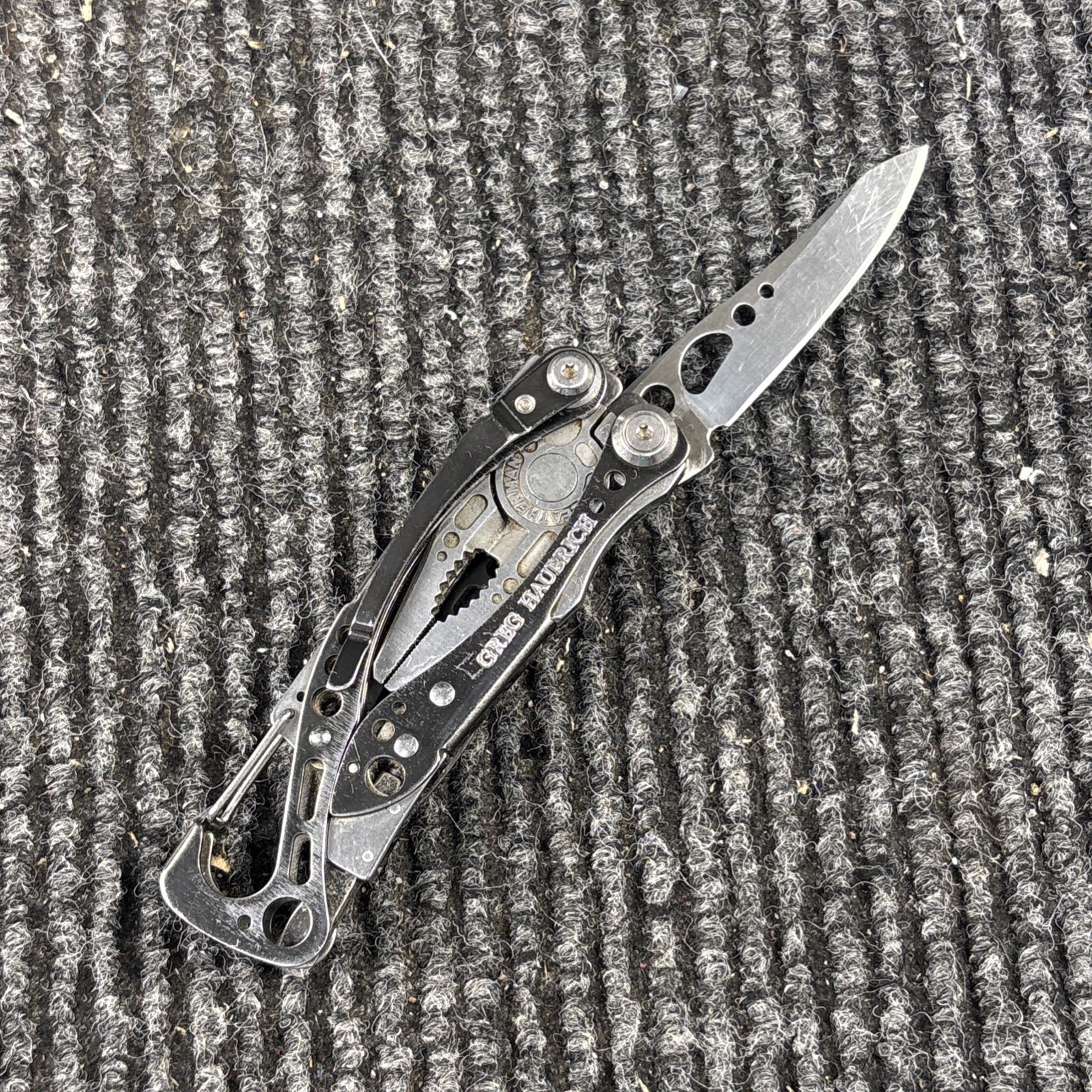Leatherman Skeletool CX Multi-Tool (077)