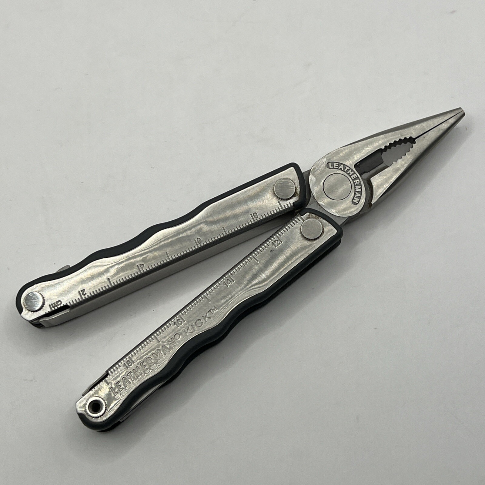 Leatherman Kick Multi-ToolbKnifebPliersvRetired Collectible Leather Sheath Used