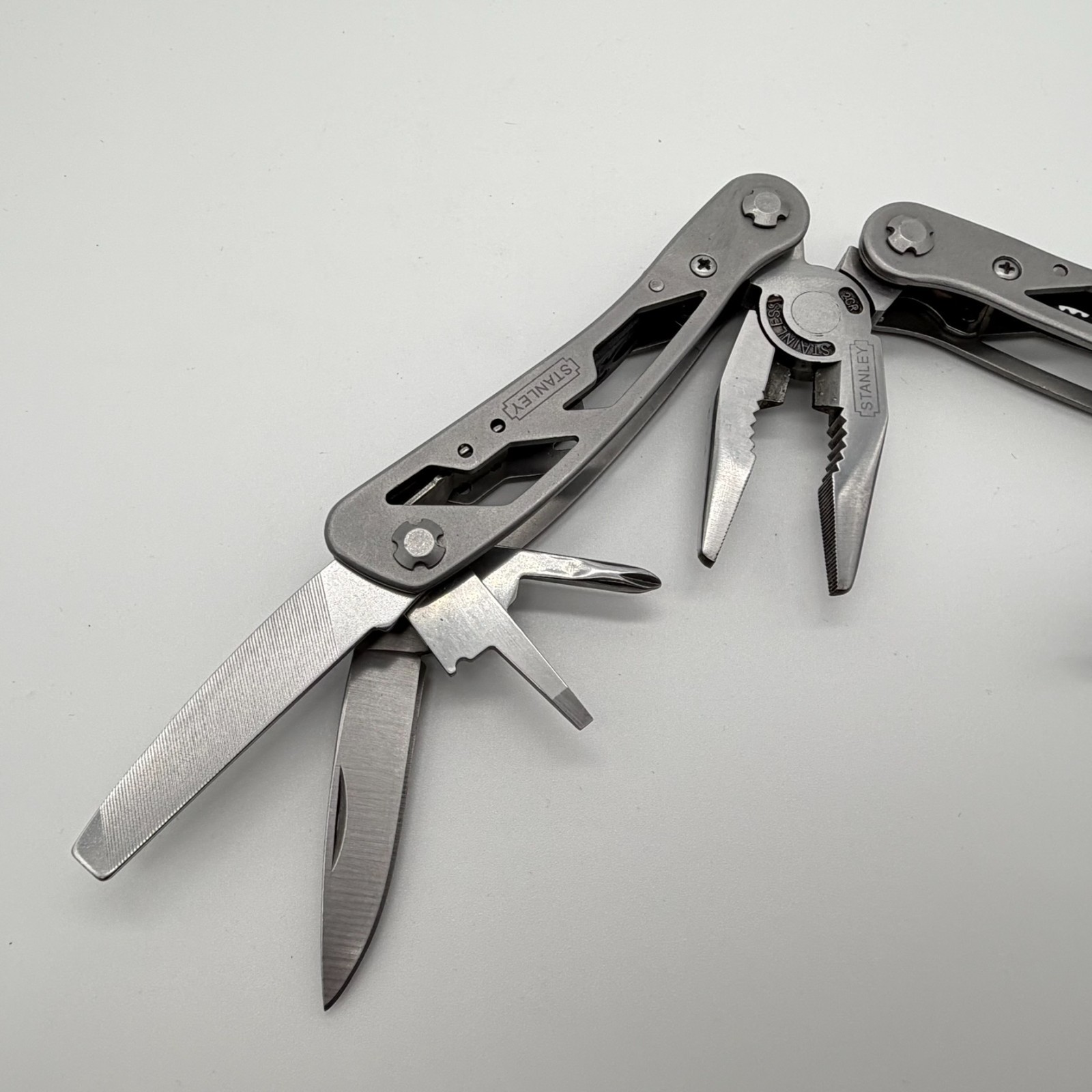 Stanley 12-in-1 Multi-Tool Pliers Pocket Knife Saw File Screwdriver EDC Gear