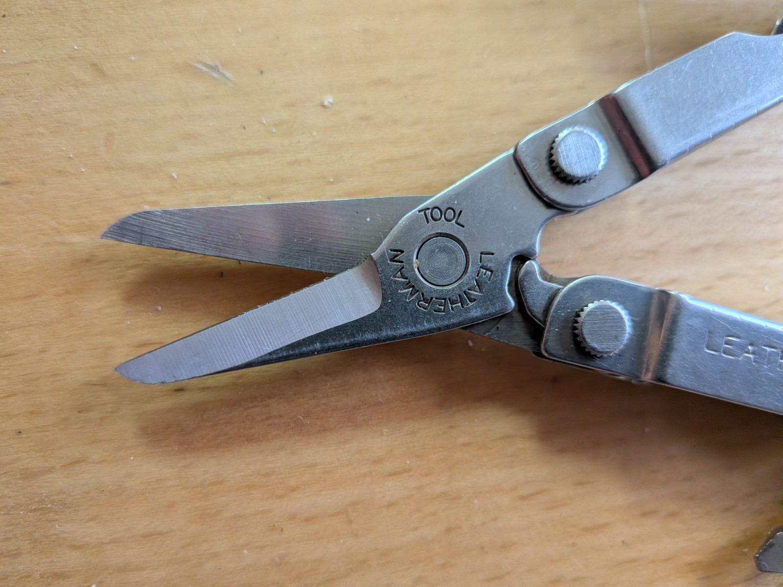 Leatherman Micra Multi-Tool 10 in 1 Knife Outdoor Indoor Stainless Steel
