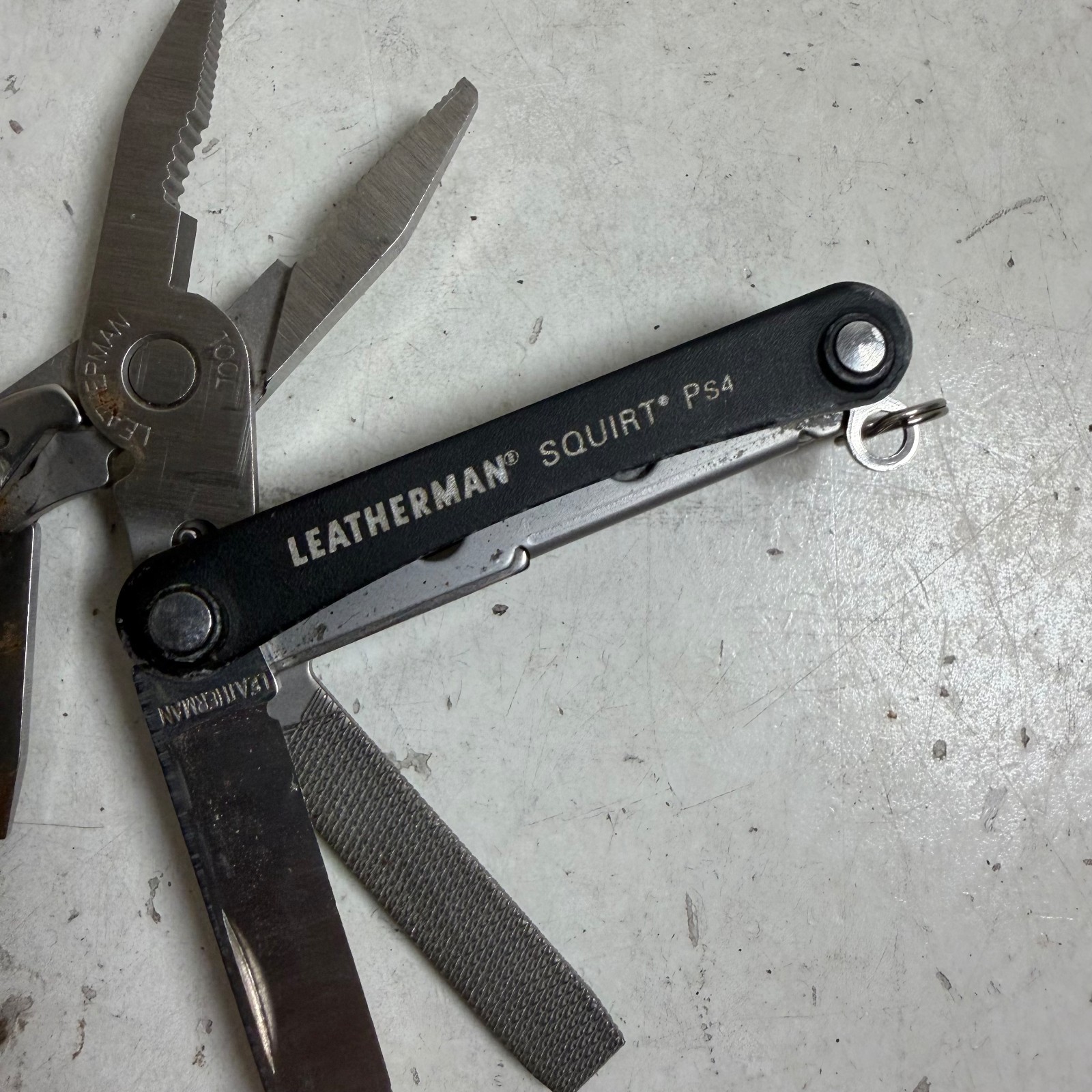 Leatherman Squirt PS4 Black Stainless Steel Lightweight Compact Plier Multitools