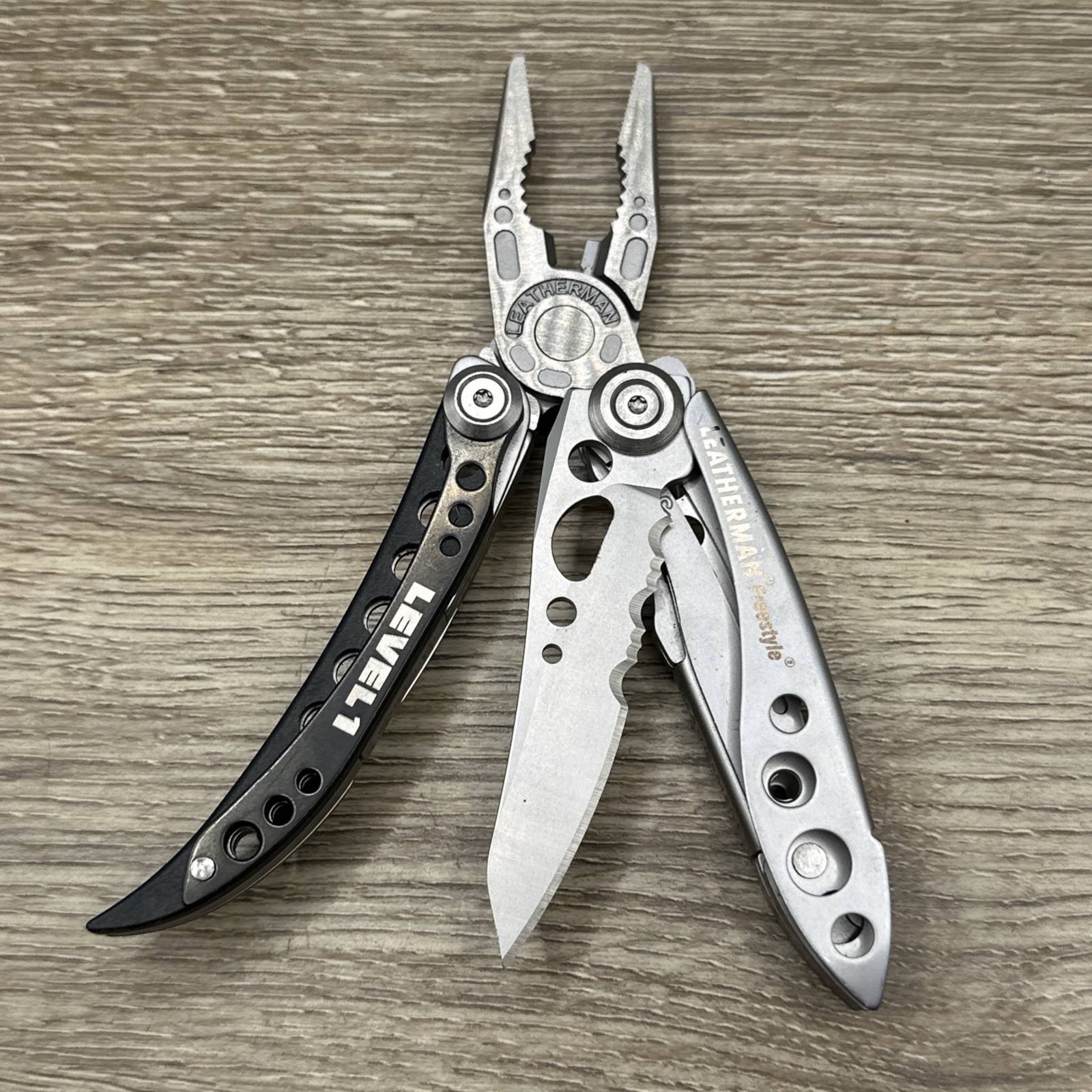 Leatherman Freestyle CX Multi-Tool – Discontinued – FAST SHIPPING!