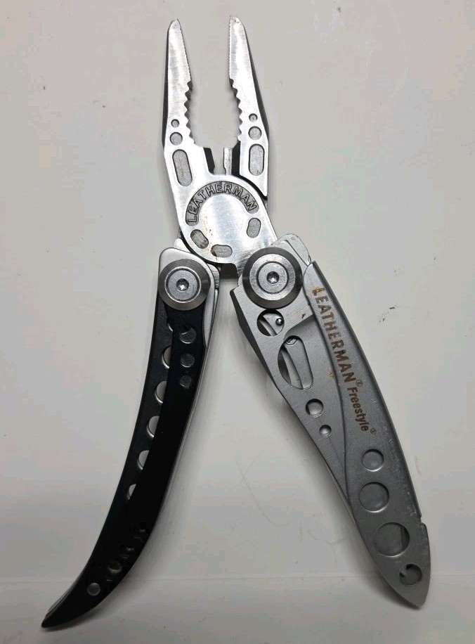 Leatherman Freestyle Multi Tool ☆Pre- Owned ☆