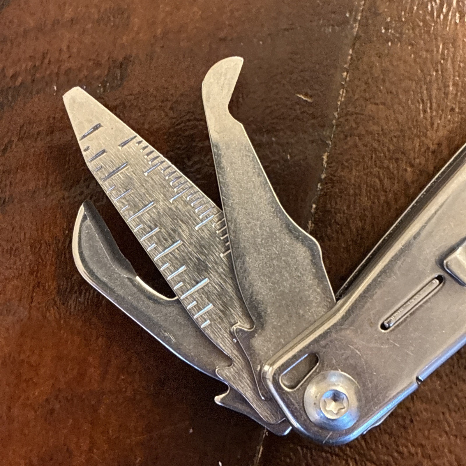 Leatherman Wingman 14 Tools Multi-Tool – Stainless Steel – Excellent